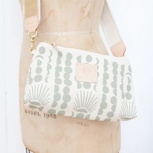 NEW 🔆 Erin Flett Crossbody Bag - Oatmeal Sun and Moon Oat Bag with bag strap